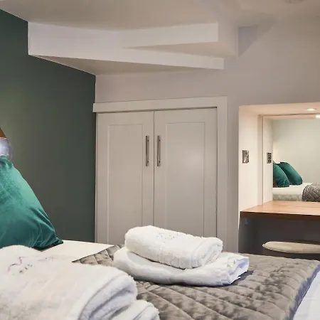 Lower Sheriff's Place Daire