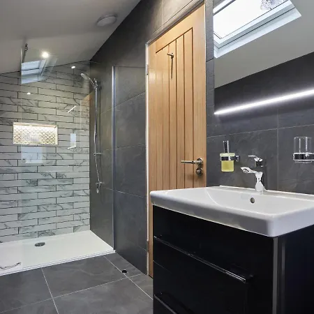 Lower Sheriff's Place *