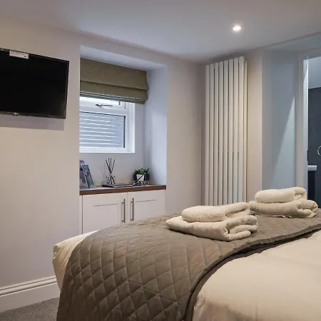 Lower Sheriff's Place Windermere