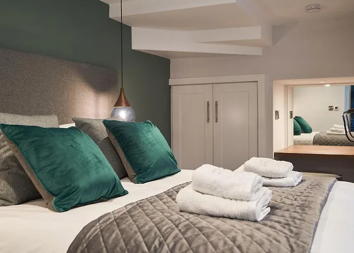 Lower Sheriff's Place *